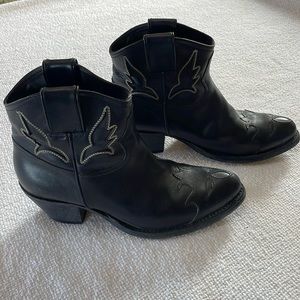 Golden Goose Sidney boots